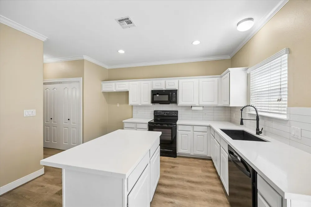 1717 Eagle Lake Road Sealy, TX 77474