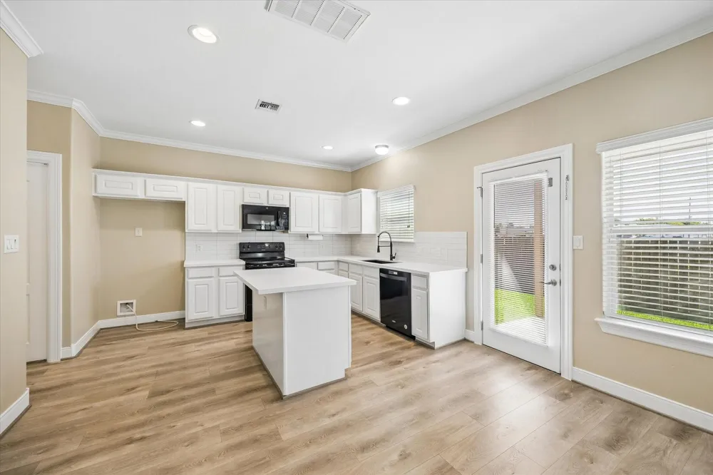 1717 Eagle Lake Road Sealy, TX 77474