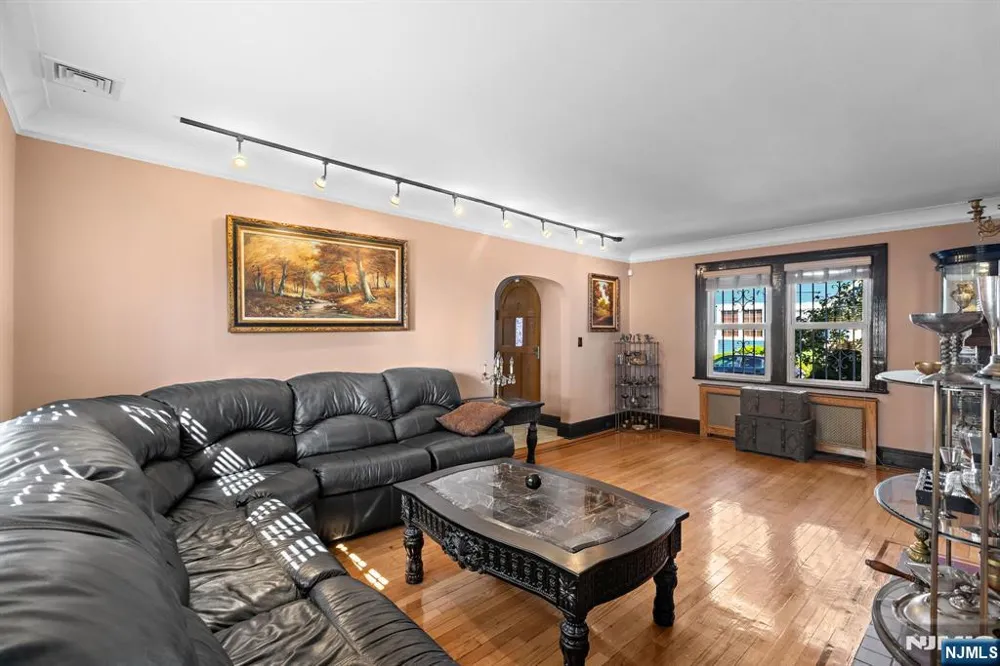 900 79th North Bergen, NJ 07047