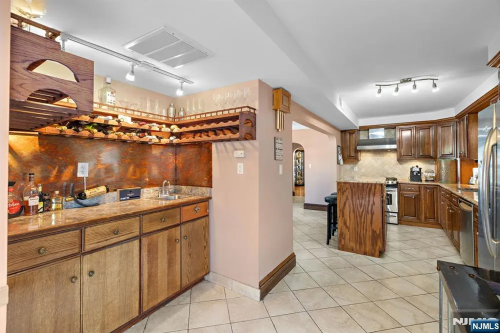 900 79th North Bergen, NJ 07047