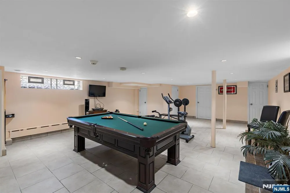 900 79th North Bergen, NJ 07047