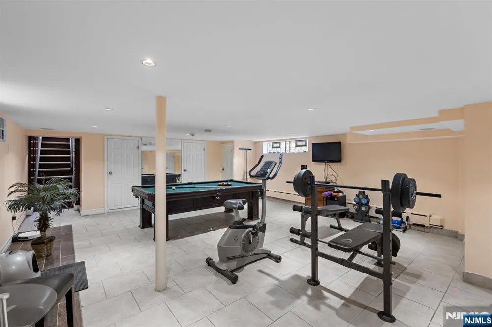 900 79th North Bergen, NJ 07047