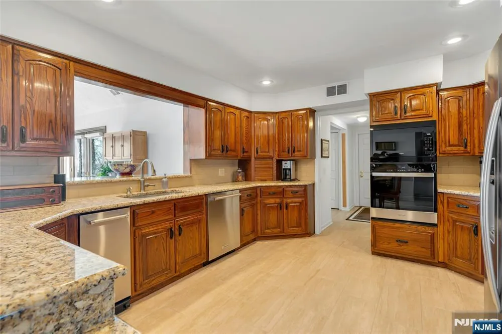 12 Laurel Hill Road Rockaway Township, NJ 07435