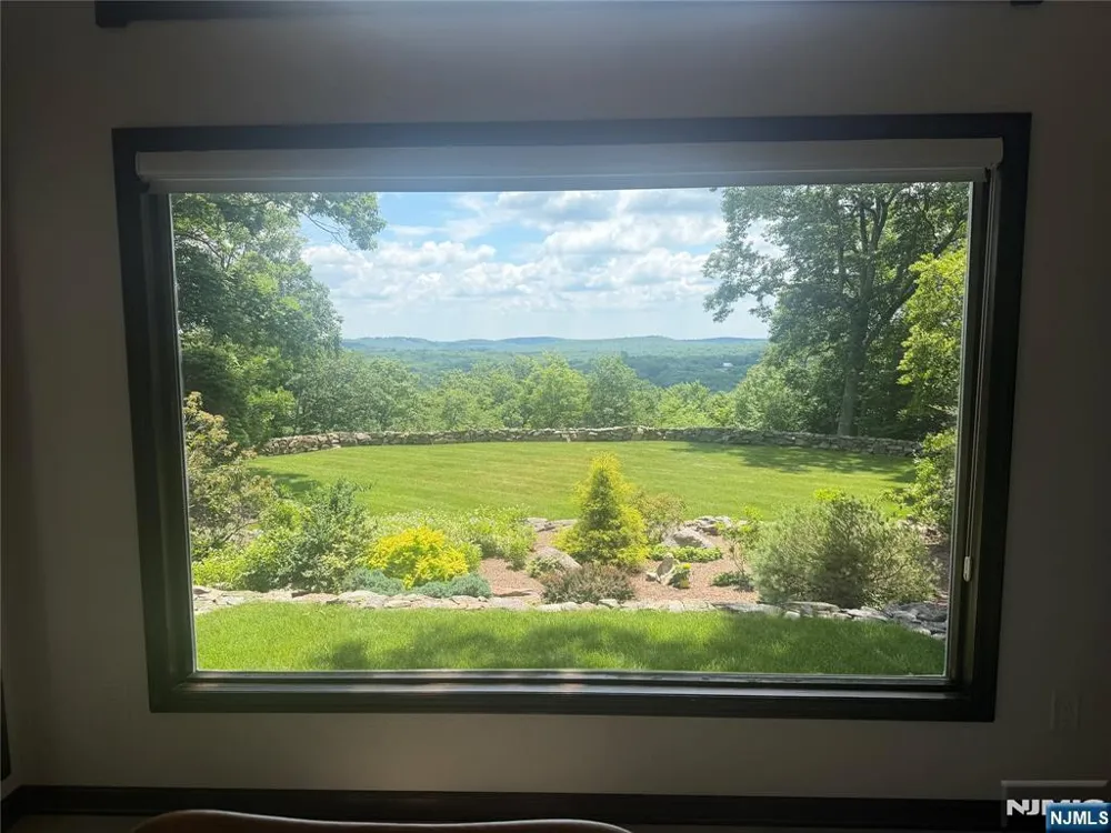 12 Laurel Hill Road Rockaway Township, NJ 07435