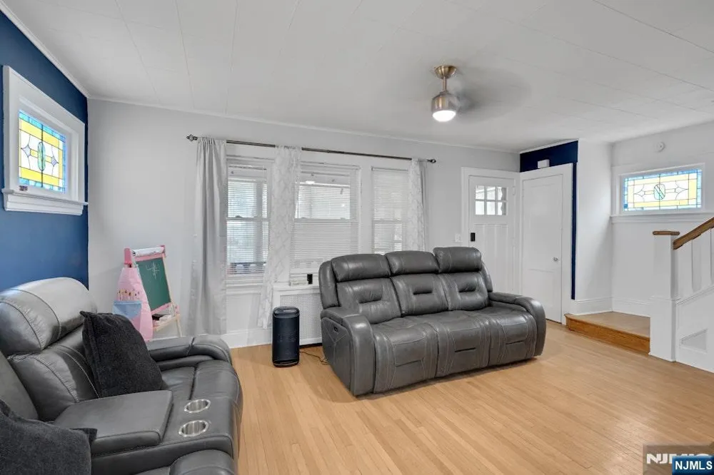 434 3rd Avenue Roselle, NJ 07203