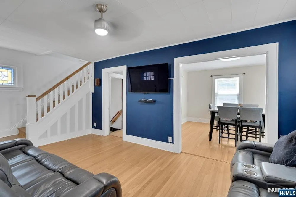 434 3rd Avenue Roselle, NJ 07203