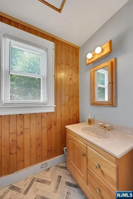 434 3rd Avenue Roselle, NJ 07203