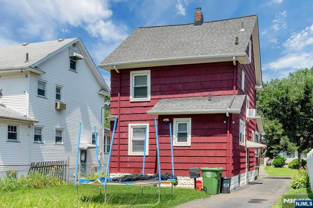434 3rd Avenue Roselle, NJ 07203