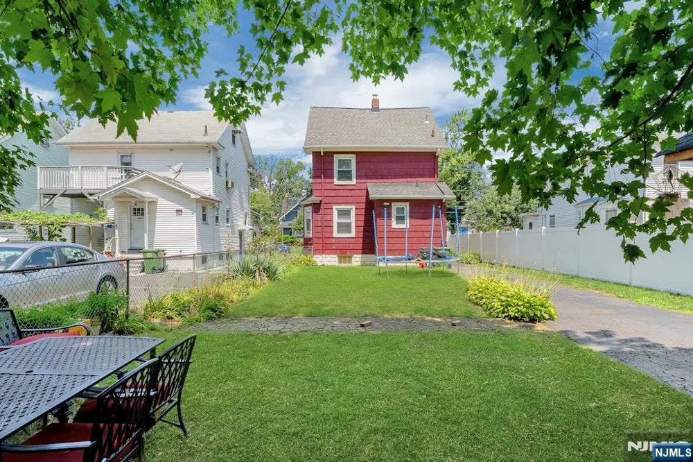 434 3rd Avenue Roselle, NJ 07203