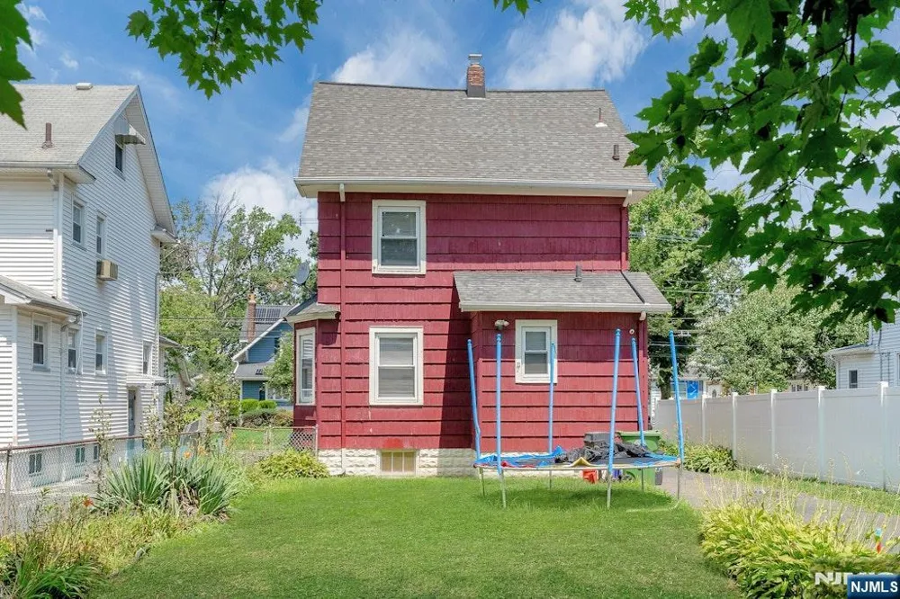 434 3rd Avenue Roselle, NJ 07203