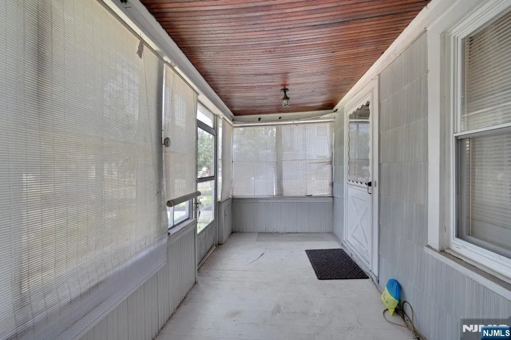 434 3rd Avenue Roselle, NJ 07203