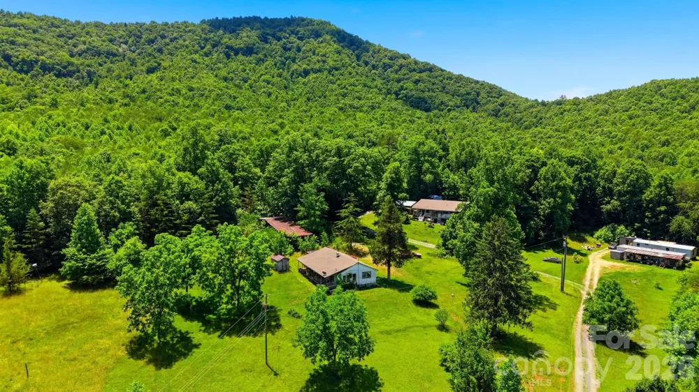 95 FieldStream Drive Marion, NC 28752