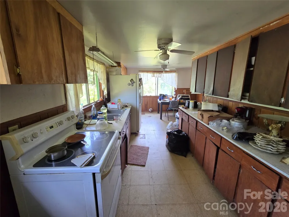 95 FieldStream Drive Marion, NC 28752