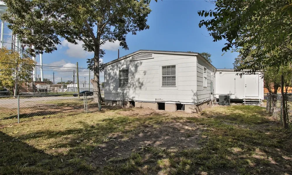 404 7th Street Baytown, TX 77520