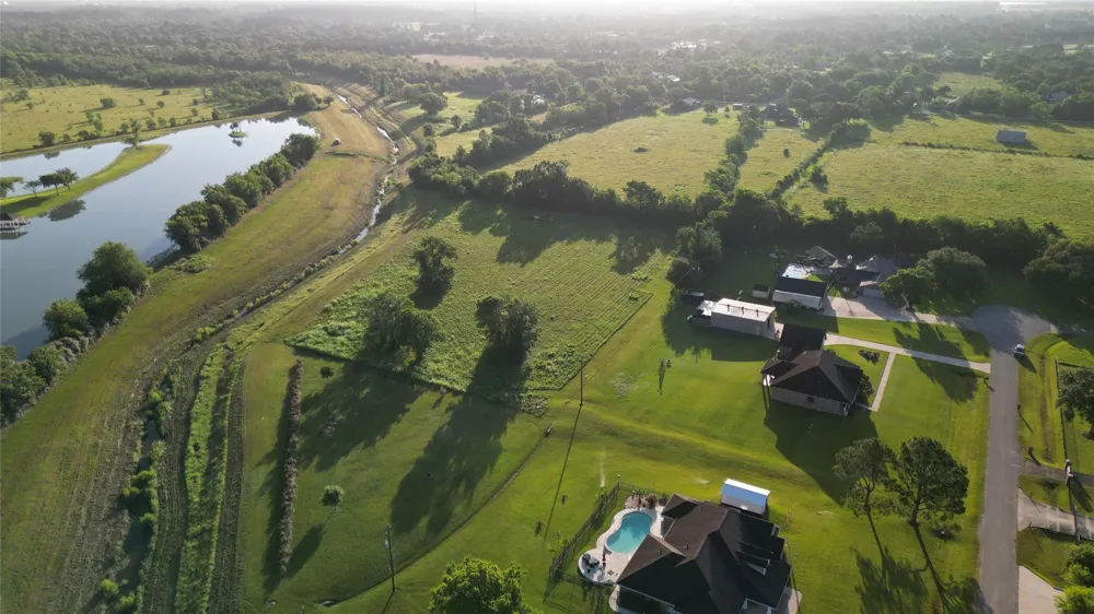 Penny Ln Santa Fe, TX 77510