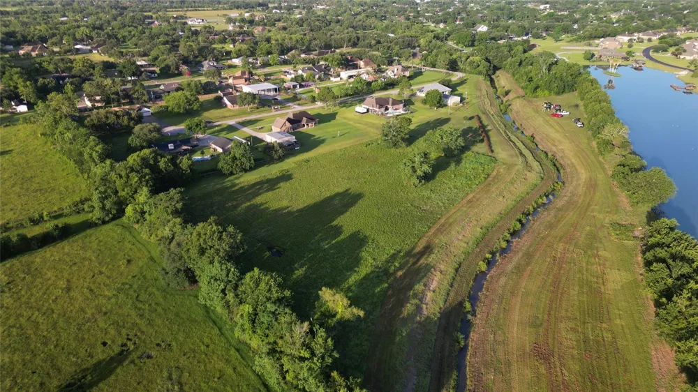 Penny Ln Santa Fe, TX 77510