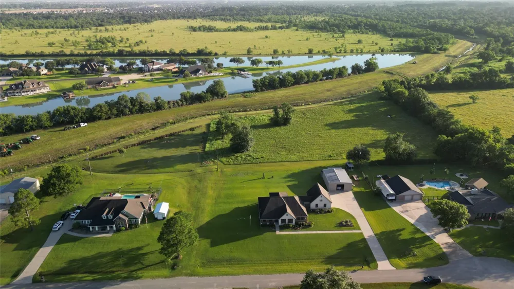 Penny Ln Santa Fe, TX 77510