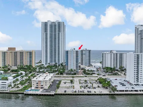 2751 S Ocean Drive #1008
