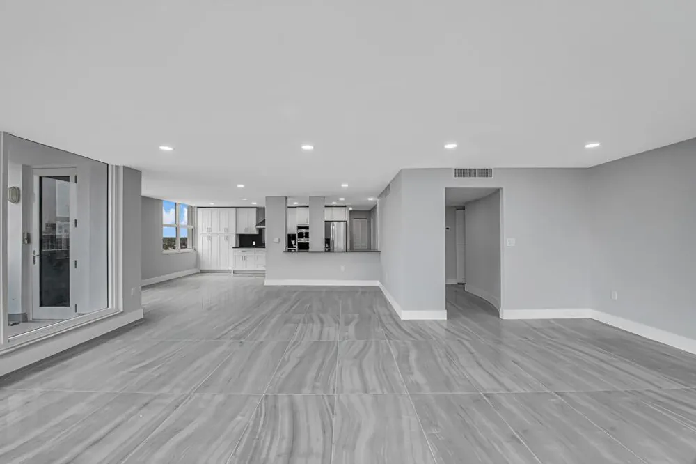 2751 S Ocean Drive #1008 Hollywood, FL 33019