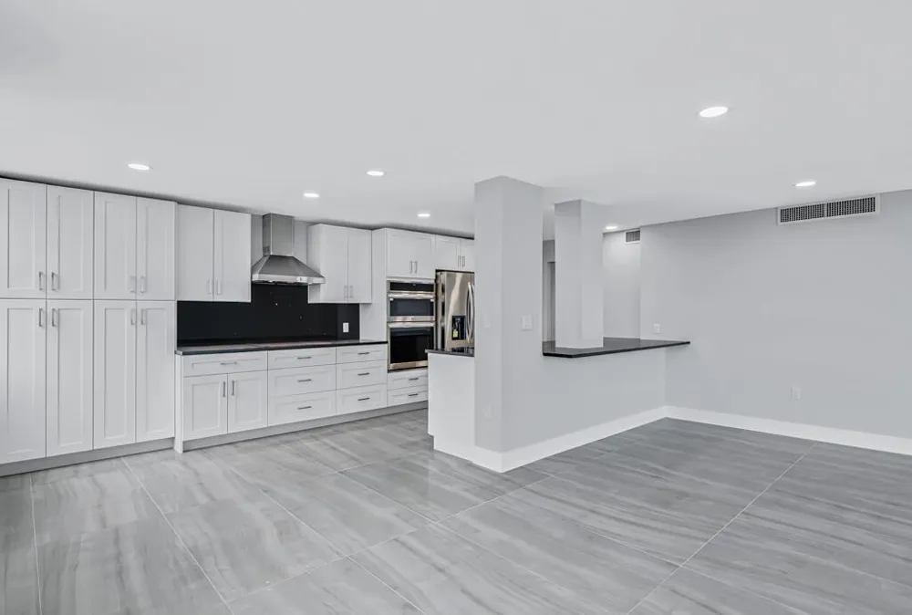 2751 S Ocean Drive #1008 Hollywood, FL 33019