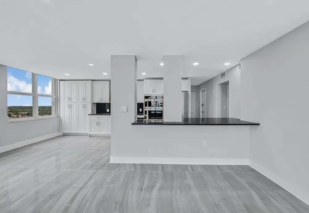 2751 S Ocean Drive #1008 Hollywood, FL 33019