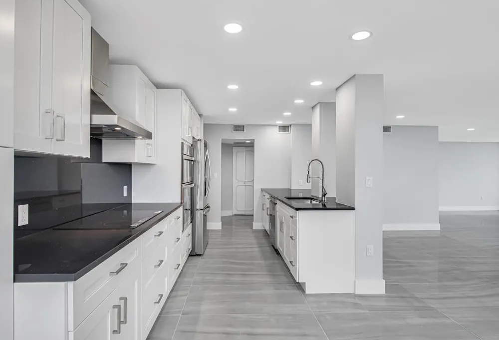 2751 S Ocean Drive #1008 Hollywood, FL 33019