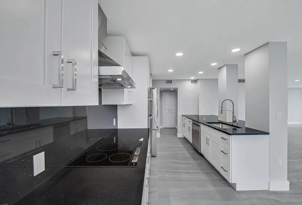 2751 S Ocean Drive #1008 Hollywood, FL 33019