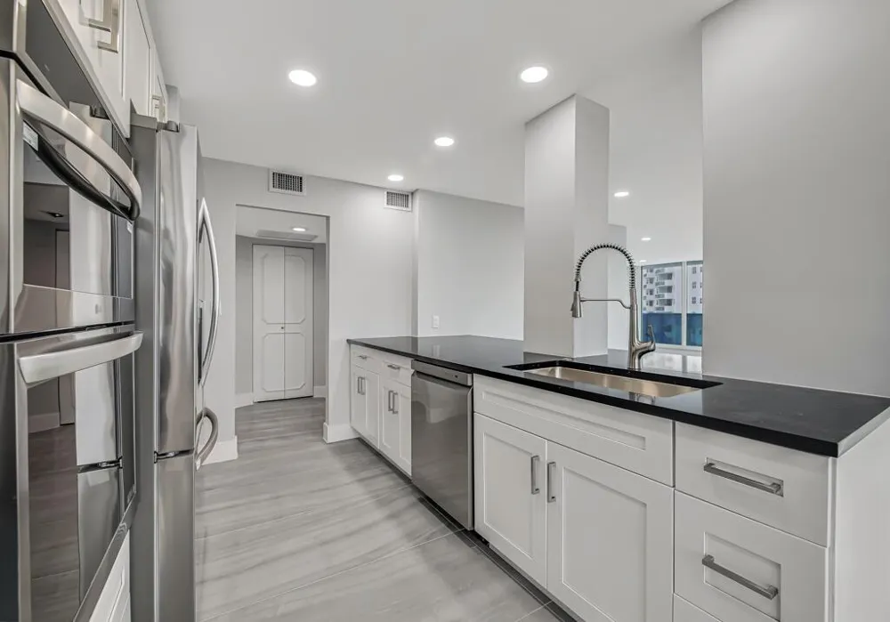 2751 S Ocean Drive #1008 Hollywood, FL 33019