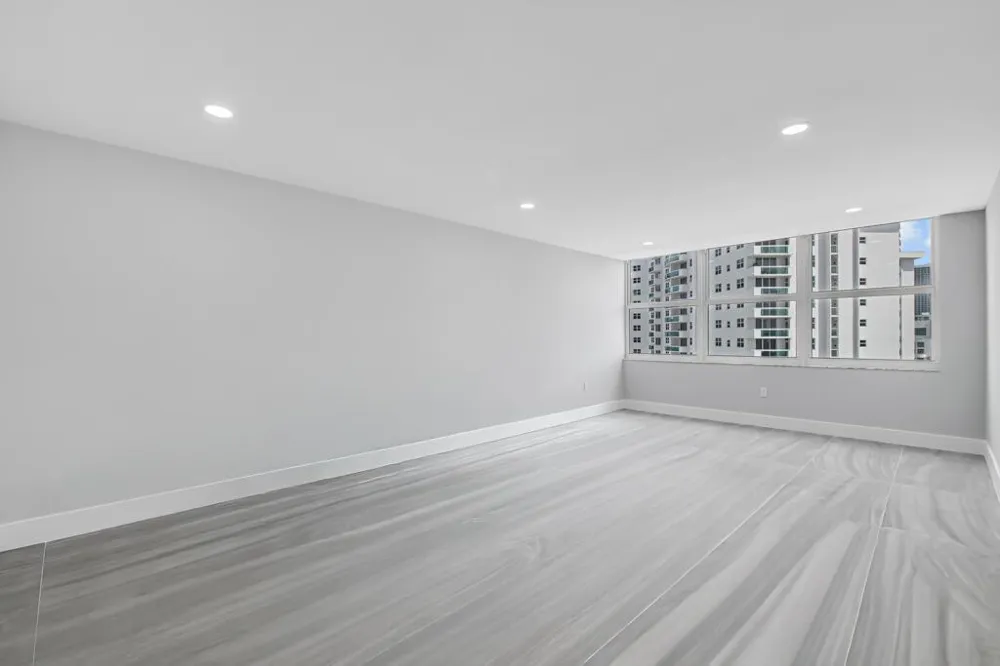 2751 S Ocean Drive #1008 Hollywood, FL 33019