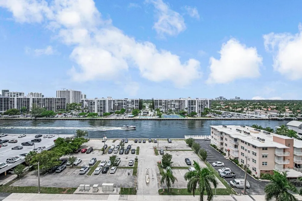 2751 S Ocean Drive #1008 Hollywood, FL 33019