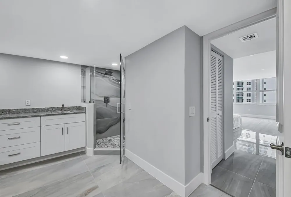 2751 S Ocean Drive #1008 Hollywood, FL 33019