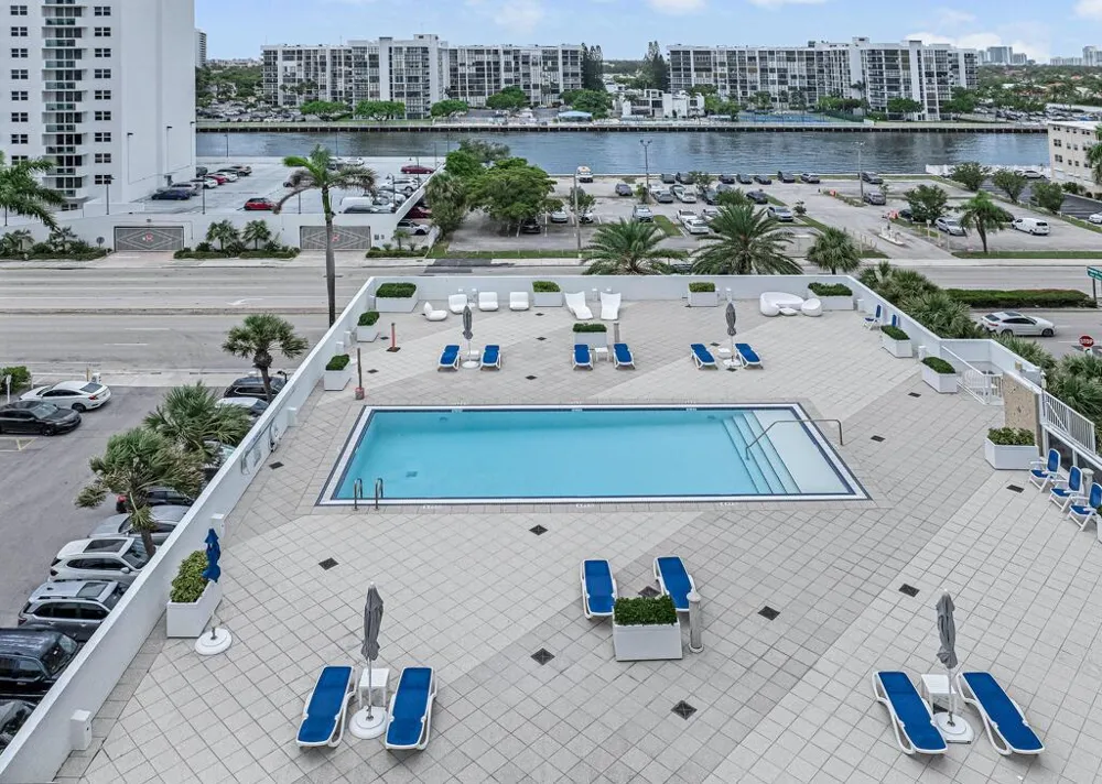 2751 S Ocean Drive #1008 Hollywood, FL 33019