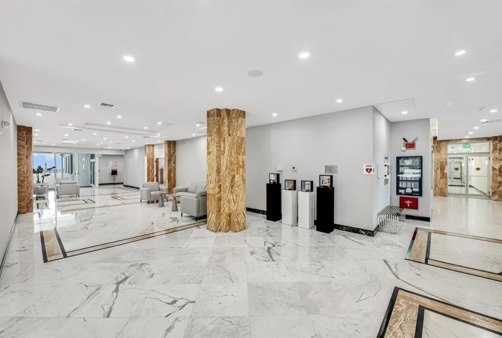 2751 S Ocean Drive #1008 Hollywood, FL 33019