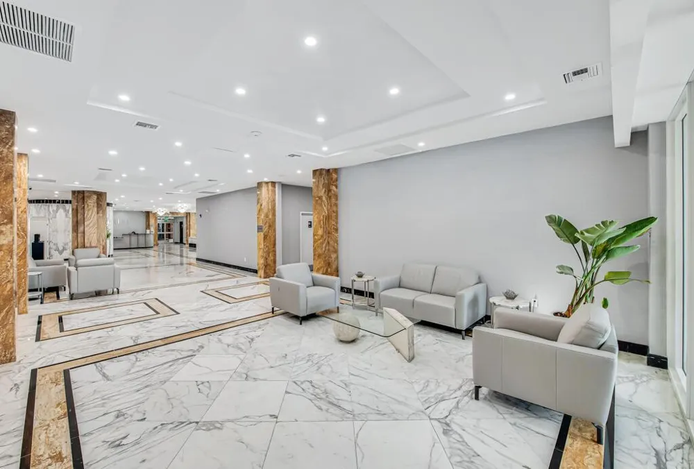 2751 S Ocean Drive #1008 Hollywood, FL 33019