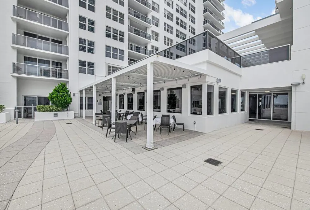 2751 S Ocean Drive #1008 Hollywood, FL 33019