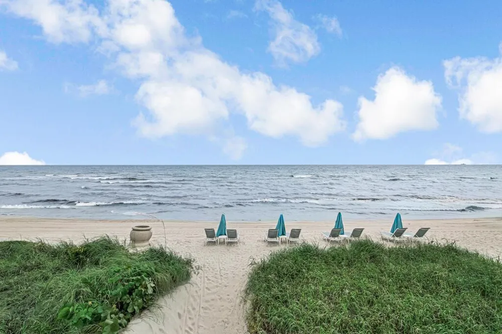 2751 S Ocean Drive #1008 Hollywood, FL 33019