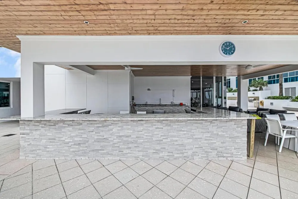 2751 S Ocean Drive #1008 Hollywood, FL 33019