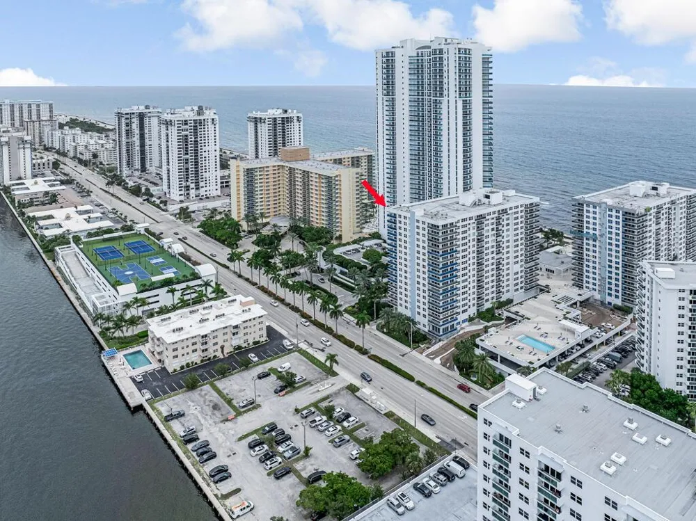 2751 S Ocean Drive #1008 Hollywood, FL 33019