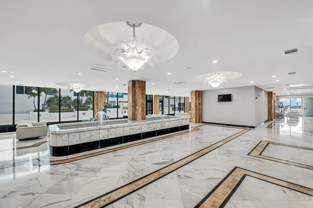 2751 S Ocean Drive #1008 Hollywood, FL 33019