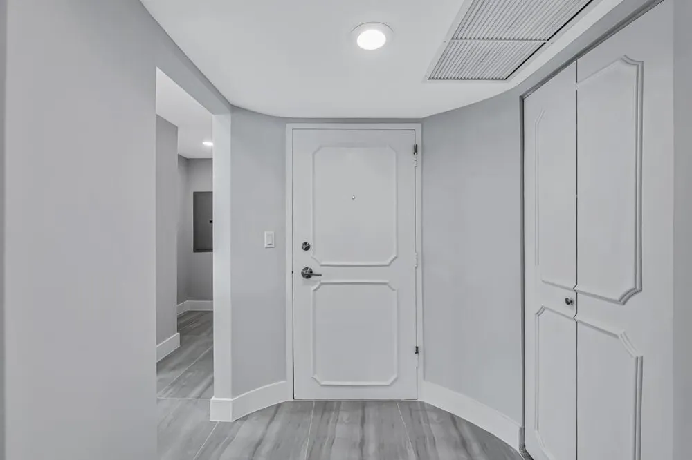 2751 S Ocean Drive #1008 Hollywood, FL 33019