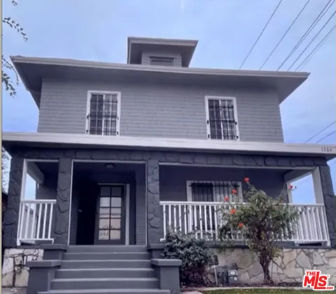 1284 W 38th Street