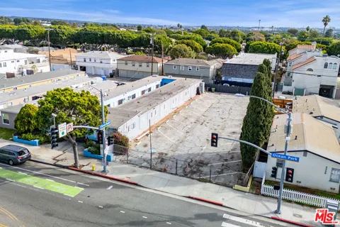 2338 Ocean Park Boulevard