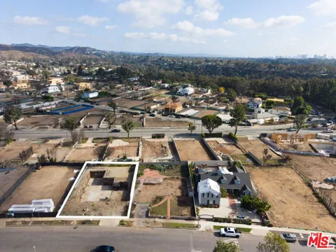 730 Toyopa Drive