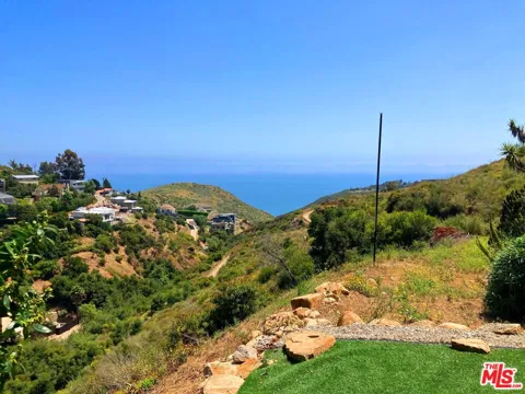 2828 McAlpine Drive