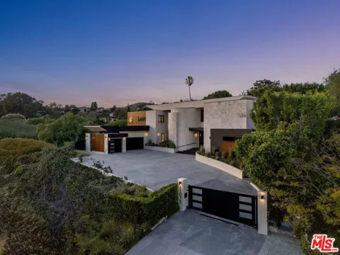 11075 W Sunset Boulevard