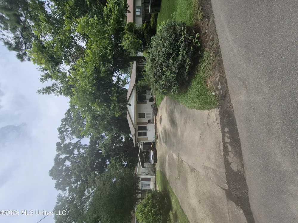 1503 Pecan Drive Hattiesburg, MS 39401