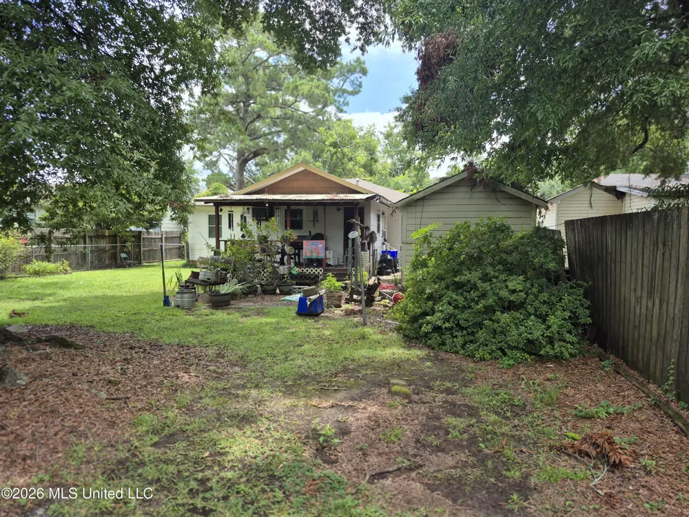 1503 Pecan Drive Hattiesburg, MS 39401