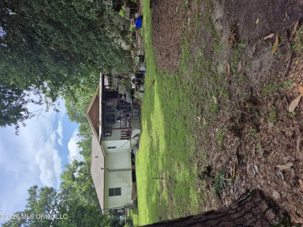 1503 Pecan Drive Hattiesburg, MS 39401