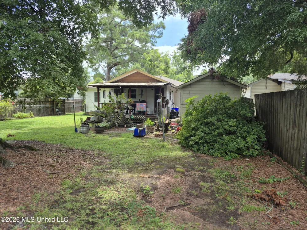 1503 Pecan Drive Hattiesburg, MS 39401