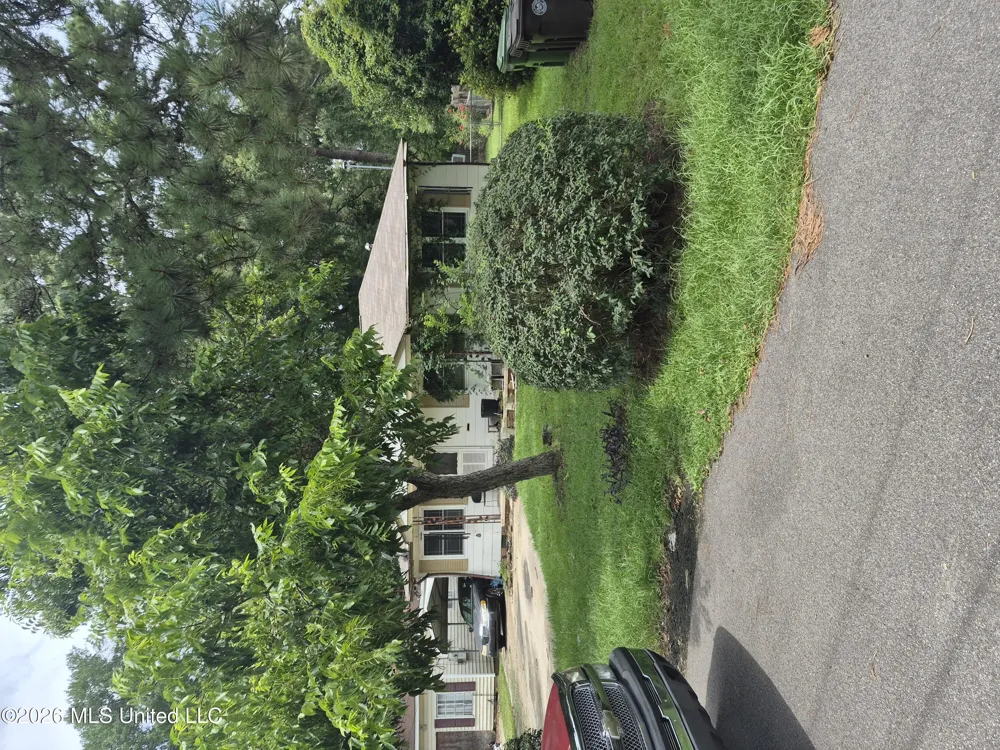 1503 Pecan Drive Hattiesburg, MS 39401